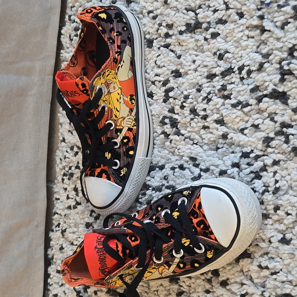 Cheetara Thundercats Allstar Converse Chucks in size 7 us, 38 eu